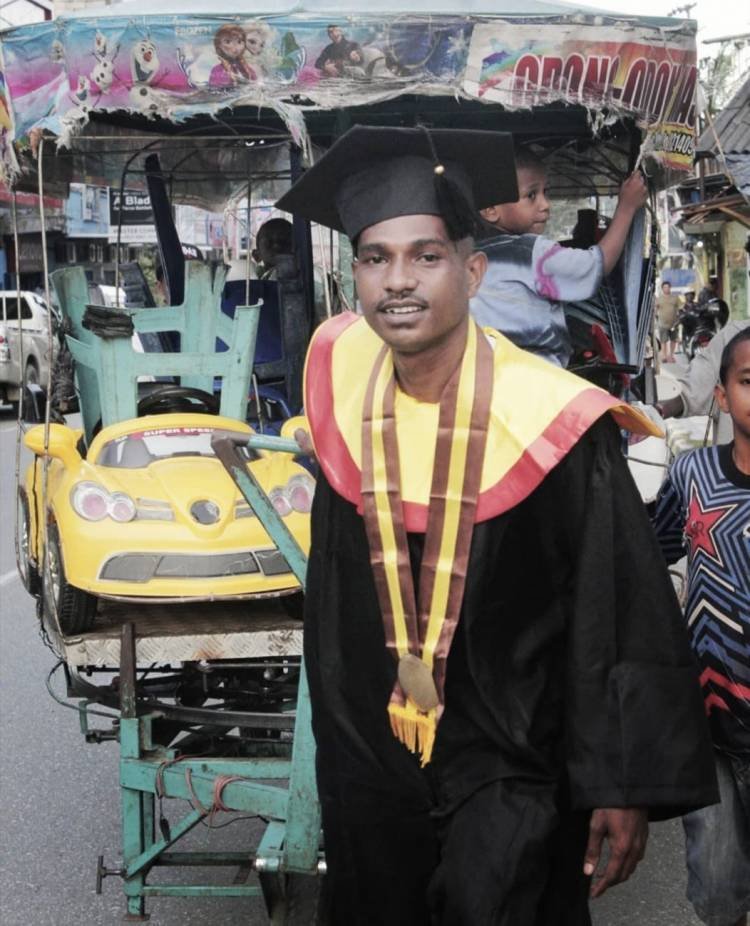 Pemuda Papua Buktikan Bisa Sarjana