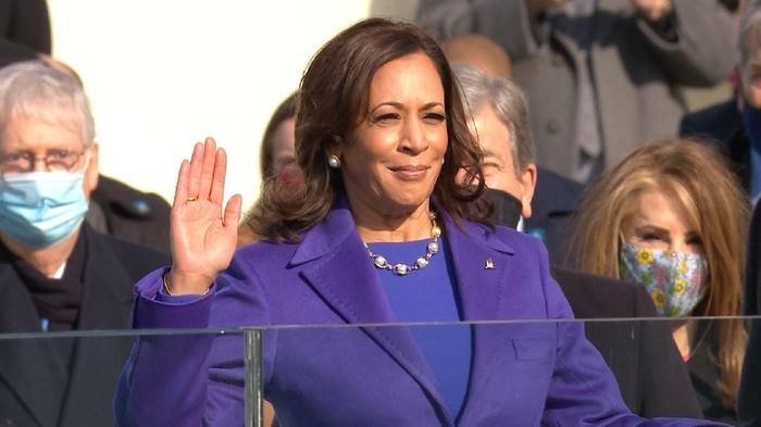 Makna Baju Ungu yang Dipakai Kamala Harris di Pelantikan Joe Biden