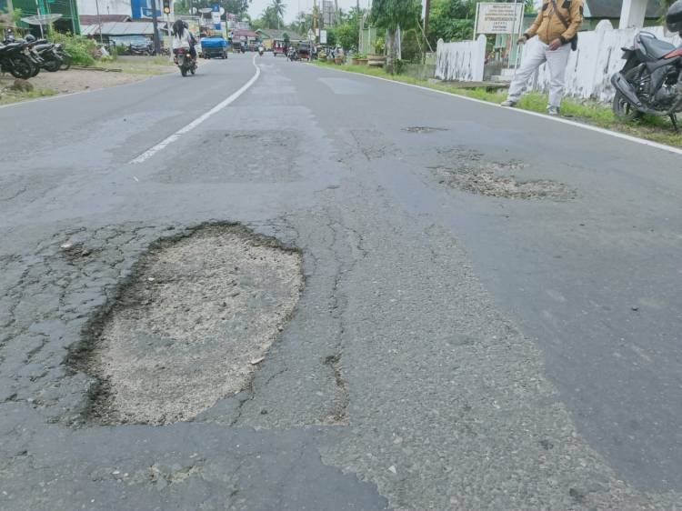 Selesai Dikerjakan 2018, Jalan Nasional yang Ditambal Sulam, Rusak Lagi