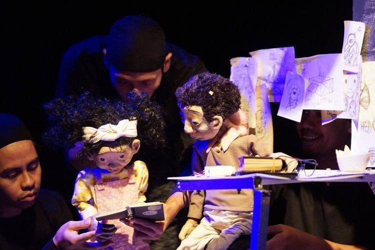 Ria Papermoon Perjuangkan Komunitas Teater Boneka