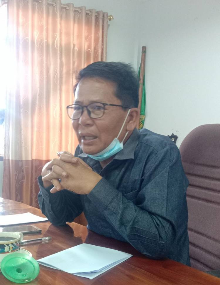 Dua Pimpinan dan 13 Anggota DPRD Humbahas Surati Megawati Minta Ramses Lumban Gaol Diganti