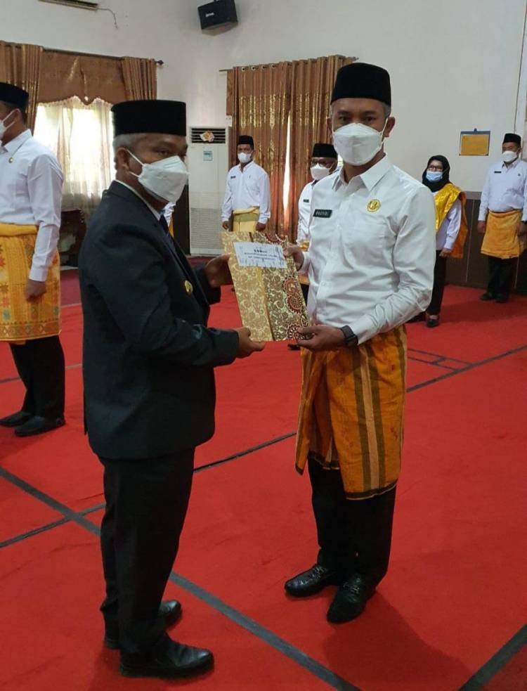 Wabup Palas Lantik 12 Pejabat Pimpinan Tinggi Pratama