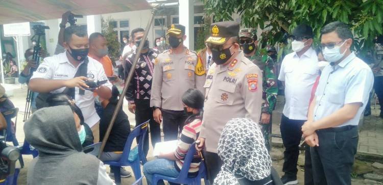 Kapolda Sumut Minta Segera Tuntaskan Vaksinasi di Samosir