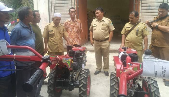 Dinas Pertanian Asahan Salurkan Bantuan Handtraktor dan Cultivator