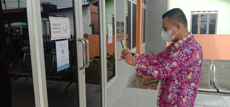 Terapkan Prokes, Masuk KPU Tanjungbalai Wajib Scan Barcode Aplikasi Pedulilindungi