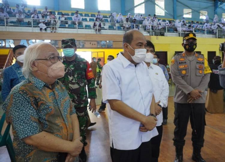 Wali Kota dan Kapolres Tebingtinggi Tinjau Serbuan Vaksinasi TNI INTI Bagi Pelajar dan Lansia