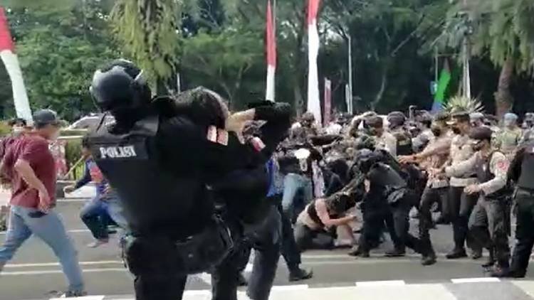 Ketua DPD Kecam Aksi ‘Smackdown’ Polisi ke Mahasiswa di Tangerang
