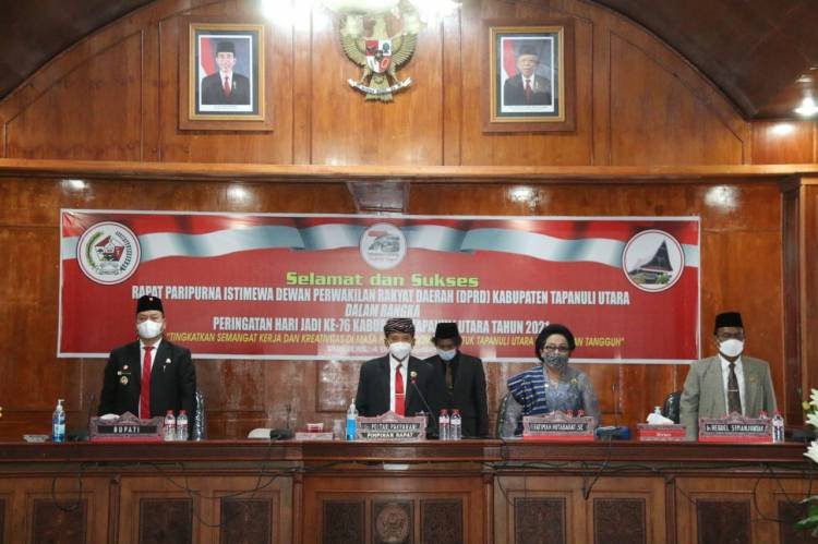 Bupati Paparkan Program Pembangunan di Sidang Paripurna Istimewa Hari Jadi ke 76 Kabupaten Taput