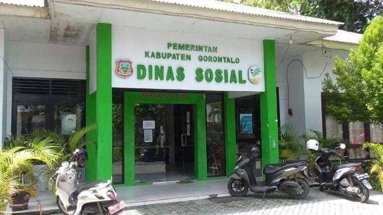 Kadinsos Gorontalo Diberhentikan Buntut Risma Marah soal Data