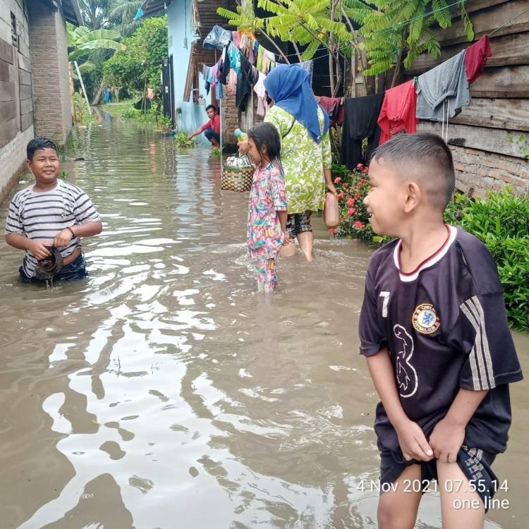 Saat Warga Sedang Tidur, Ribuan Rumah di Tanjungberingin Sergai Terendam Banjir