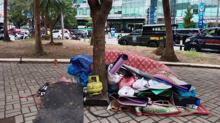 Satpol PP Medan Bongkar Tenda Pengungsi Afganistan Usai 17 Hari Aksi Nginap