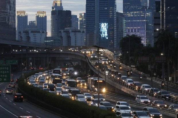 Mobilitas Warga Diperketat, Pertemuan Skala Besar Dilarang