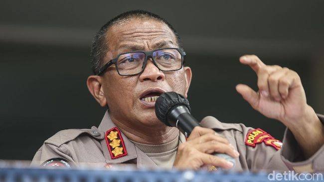 Polisi Minta Sekarung Bawang ke Truk Terancam Dipidana dan Dipecat 