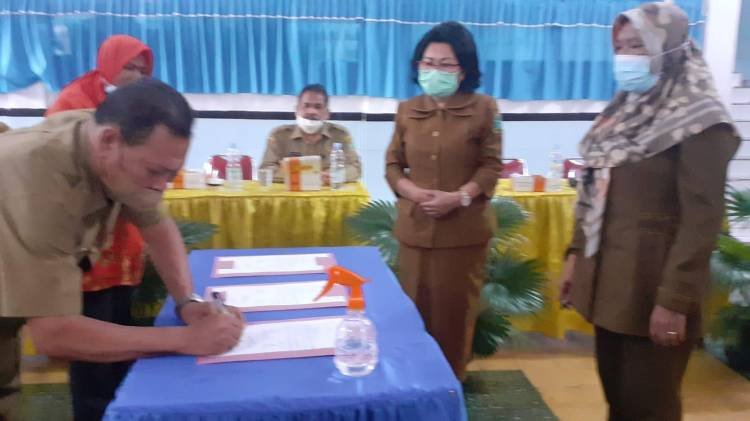 Kepala Sekolah SMA Negeri 10 Medan Diserahterimakan