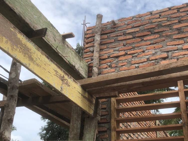 Pembangunan Laboratorium Komputer SDN 112246 Langgapayung Diduga Tak Sesuai Bestek