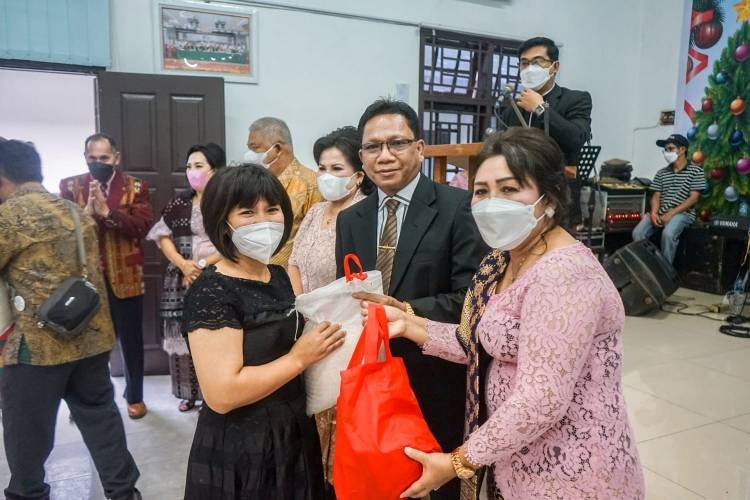Perayaan Natal Dosen dan Pegawai UMI Berlangsung Hikmat