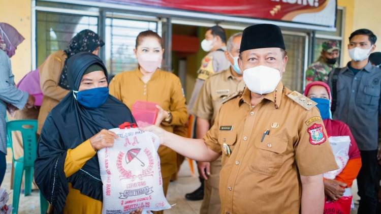 Plt Wali Kota dan Forkopimda Tinjau Vaksinasi Massal di GOR Tanjungbalai