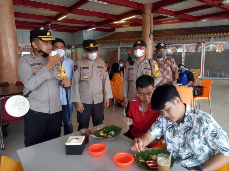 Ke Pusat Keramaian, Kapolres Tebingtinggi Ajak Masyarakat Patuhi Prokes dan Vaksin