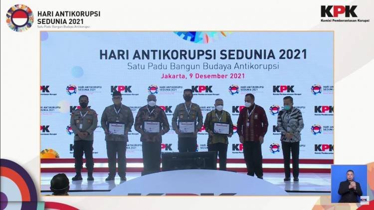 Polda Sumut Terima Penghargaan Terbaik Tangani Korupsi 