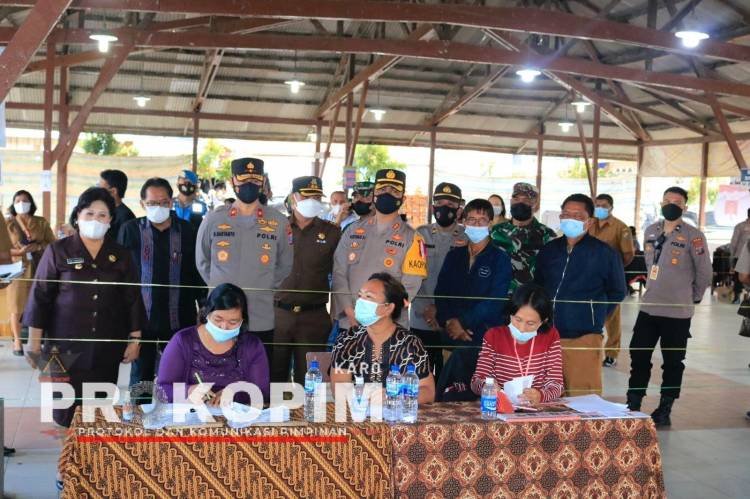 Wakapolda Sumut dan Bupati Karo Pantau TPS Desa Lingga dan Desa Batu Karang