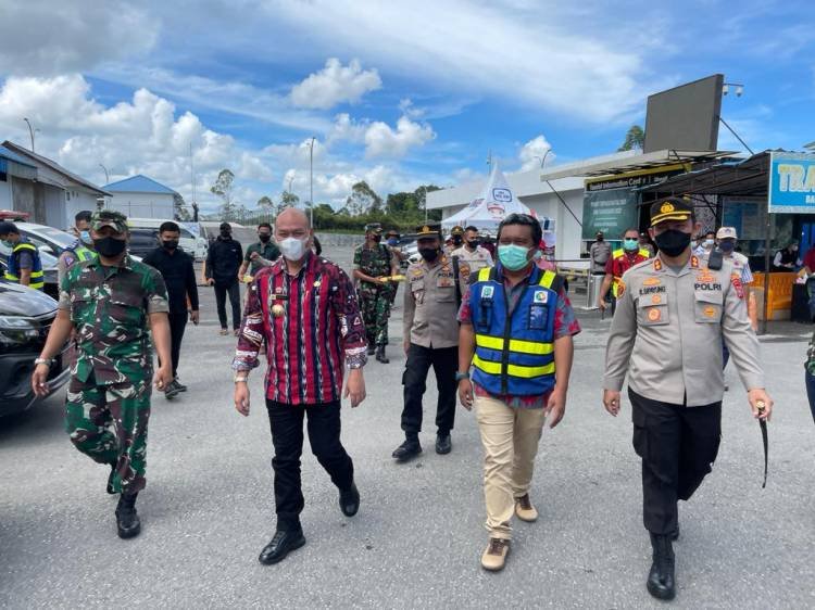 Bupati Taput, Kapolres dan Dandim 0210 / TU Tinjau Pos Pam Natal dan Tahun Baru