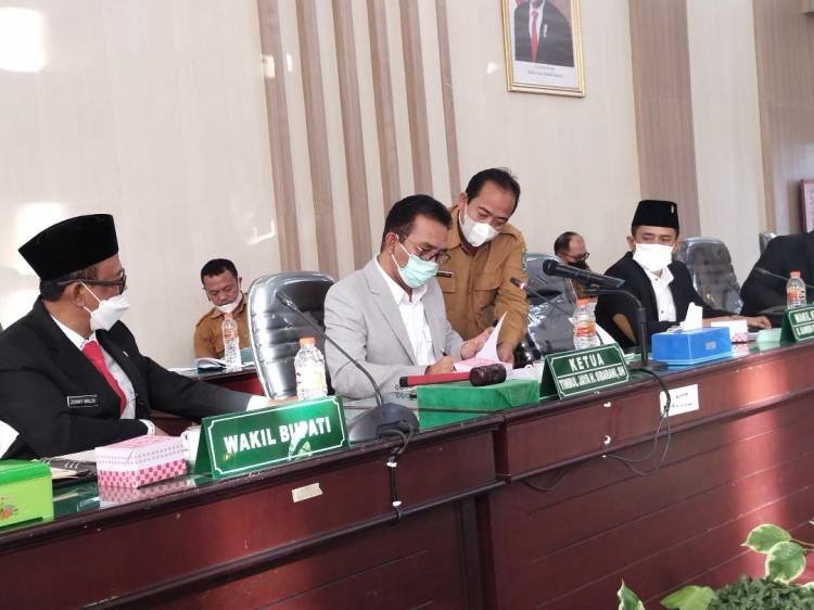 DPRD Setujui APBD Simalungun TA 2022 Rp 2,4 Triliun Lebih