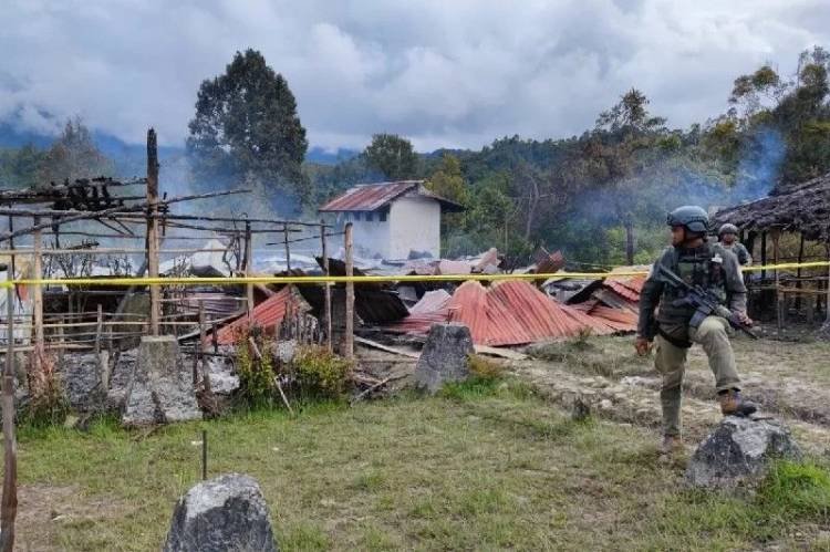 SMAN 1 Oksibil Papua Dibakar Teroris KKB Pimpinan Lamek Taplo