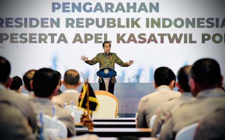 Jokowi Ancam Copot Kapolda-Kapolres 
