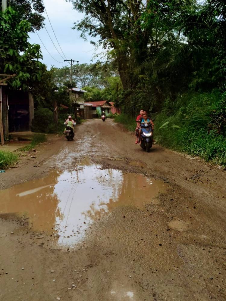 Rusak Parah, Jalan Datuk Rubiah Marelan Tidak Kunjung Dibenahi