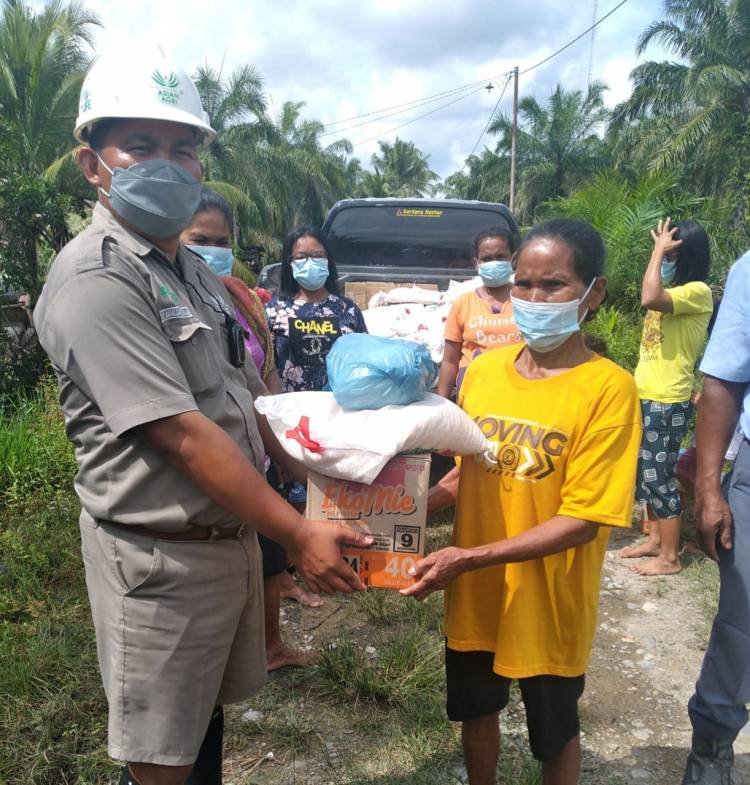 Asian Agri Bantu Korban Banjir di Dusun Tangkahan Bosi, Labura