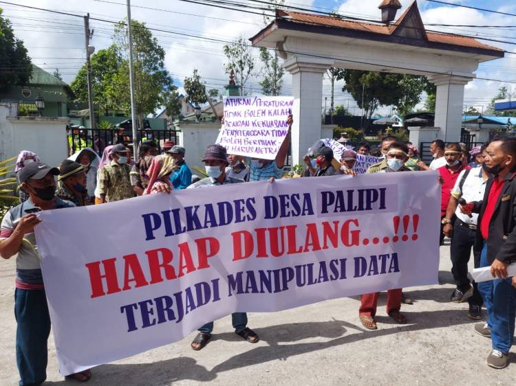 Tuding Ada 'Pemilih Siluman' Pilkades Palipi Dairi, Warga Unjuk Rasa Minta Penghitungan Surat Suara Diulang