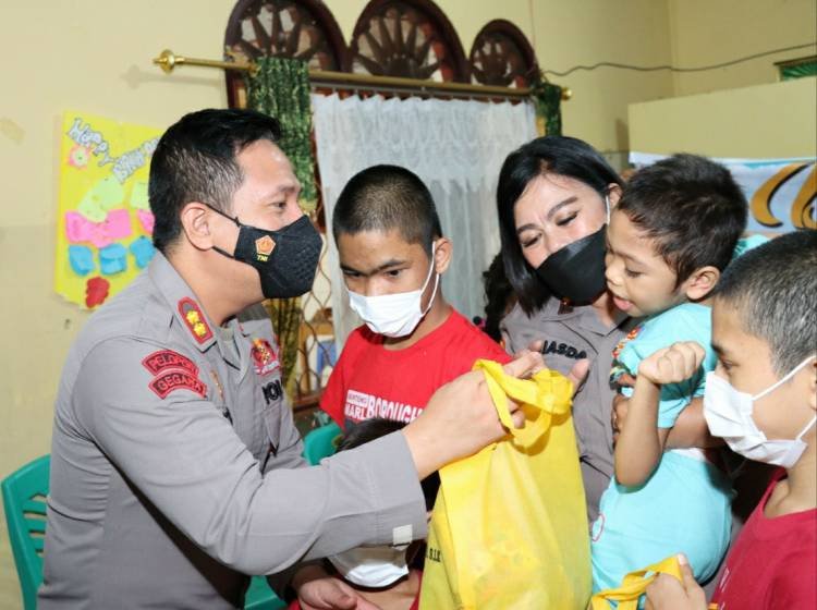Sambut Natal, Polres Pematangsiantar Berbagi Kasih ke Panti Asuhan