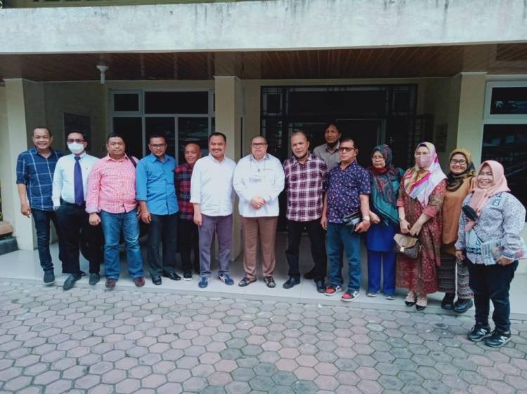 Advokat Razman Arif Nasution Berkunjung ke PWI Sumut