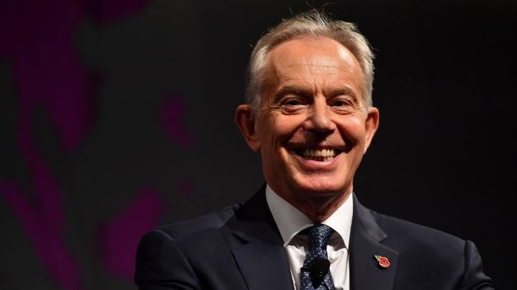 Eks PM Inggris Tony Blair Puji Jokowi, Anggap RI Dihormati China-AS