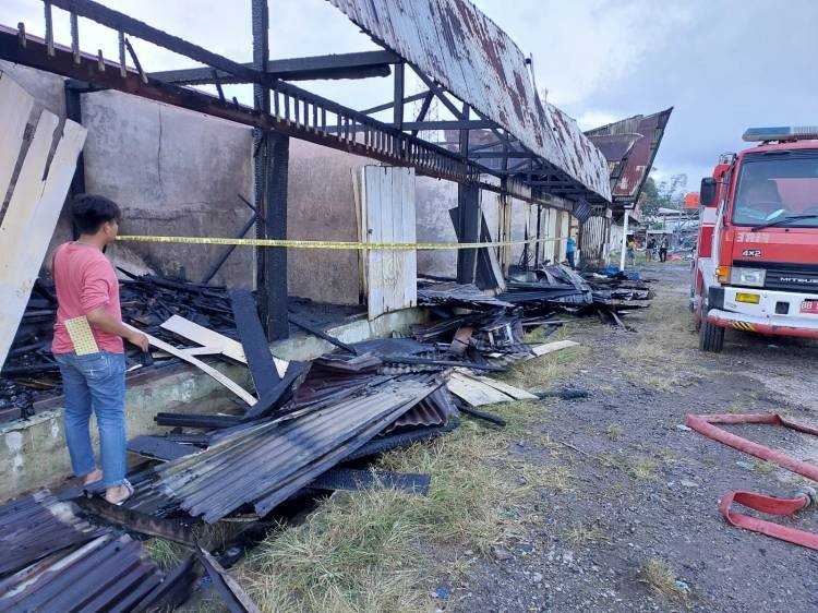 16 Unit Kios dan Dua Kamar Mandi di Pasar Pangaribuan Ludes Terbakar