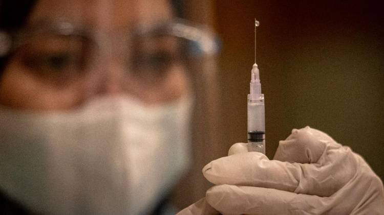 Pengguna Vaksin Sinovac Girang, Ada Kabar Baik Soal Omicron