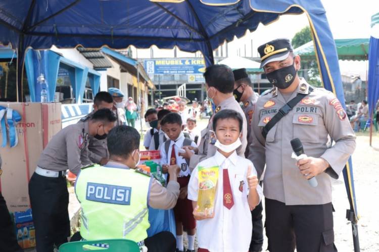 Percepatan Vaksinasi, Polres Tapteng Gelar Gebyar Vaksinasi Massal