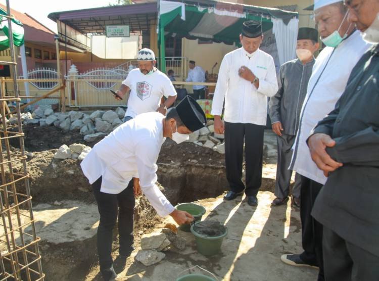 Wali Kota Pematangsiantar Letakkan Batu Pertama Pembangunan Mesjid Al-Ikhlas