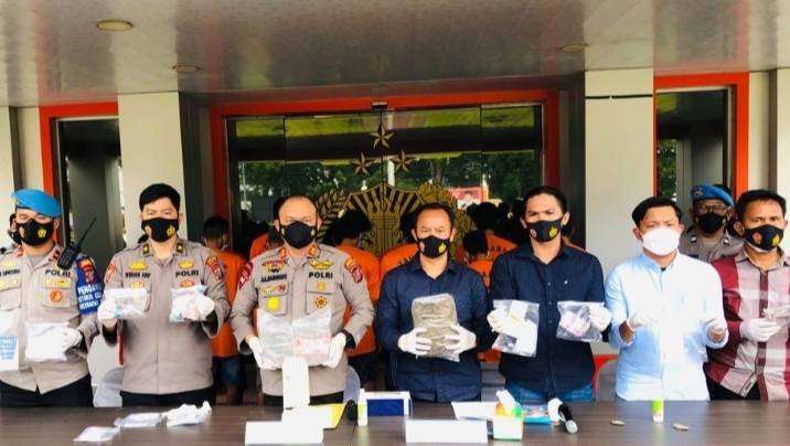 Polres Labuhanbatu Tangkap 103 Pelaku Narkoba dan Sita Uang Rp525 Juta