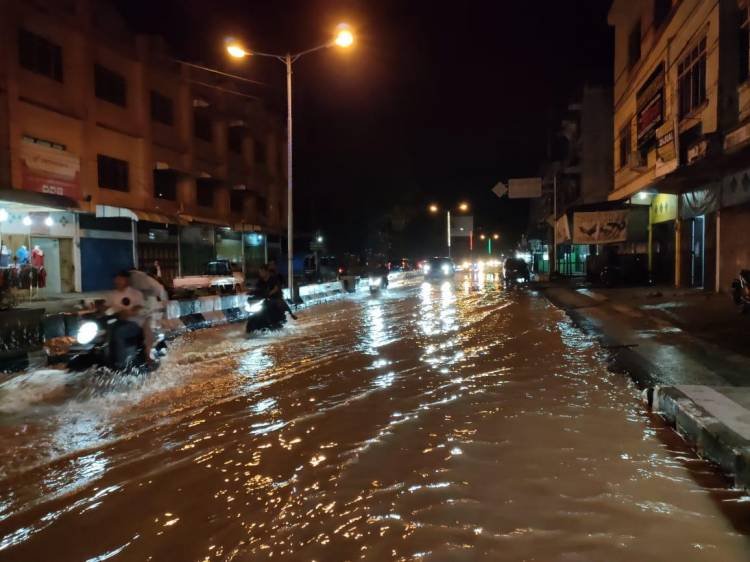 Sungai Padang Meluap, Ratusan Rumah di Tebingtinggi Tergenang