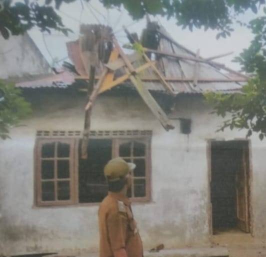 9 Rumah Rusak Diterjang Puting Beliung di Terangbulan Labura