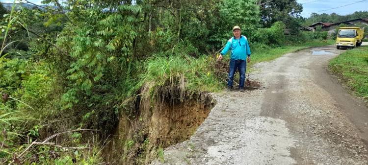 Jalan Penghubung Pegagan Hilir dan Tigalingga Amblas, Pemprov Sumut Diminta Segera Perbaiki