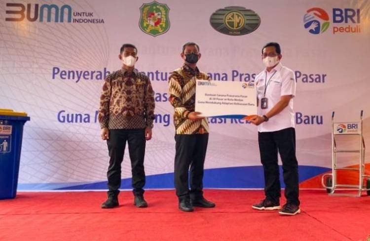 BRI Serahkan Bantuan CSR untuk 38 Pasar Tradisional di Medan