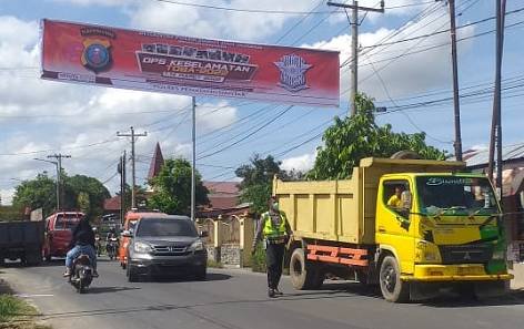 Satlantas Polres Pematangsiantar Pasang Spanduk Imbauan Tertib Berlalulintas