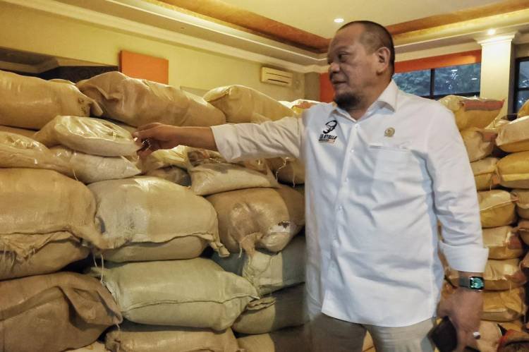 Pemerintah Diminta  Segera Beri Penjelasan Langkanya  Minyak Goreng dan  Gula Pasir