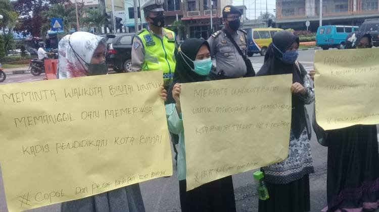 Demo Kantor Wali Kota Binjai, Mahasiswa Minta Kadisdik Dicopot