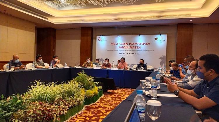 OJK-PWI Pusat Gelar Pelatihan “Mengenal Fintech” di Medan