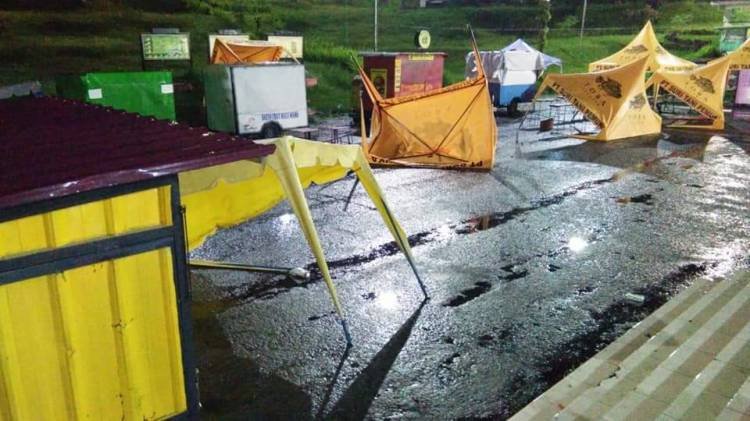 Tenda Gerai UMKM di Open Stage Parapat Dirusak Warga