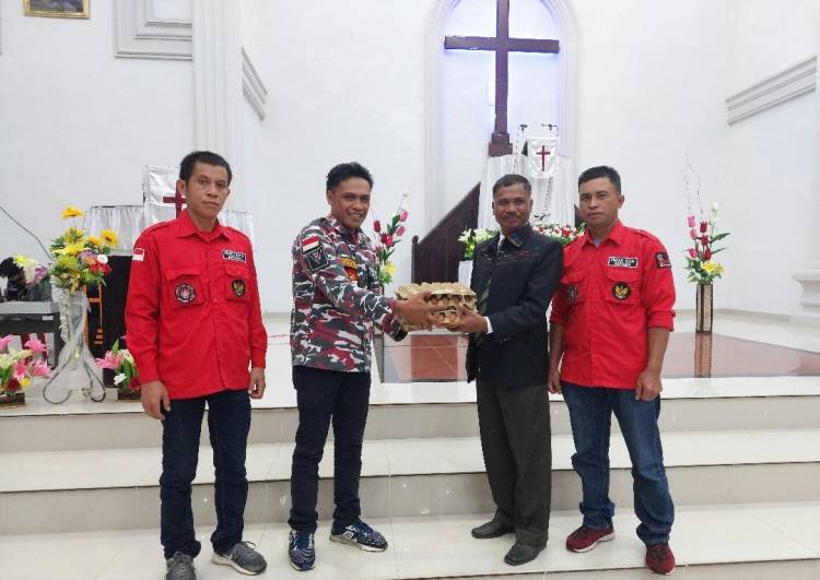 PAC PBB Parbuluan Berbagi Telur Paskah pada 48 Gereja