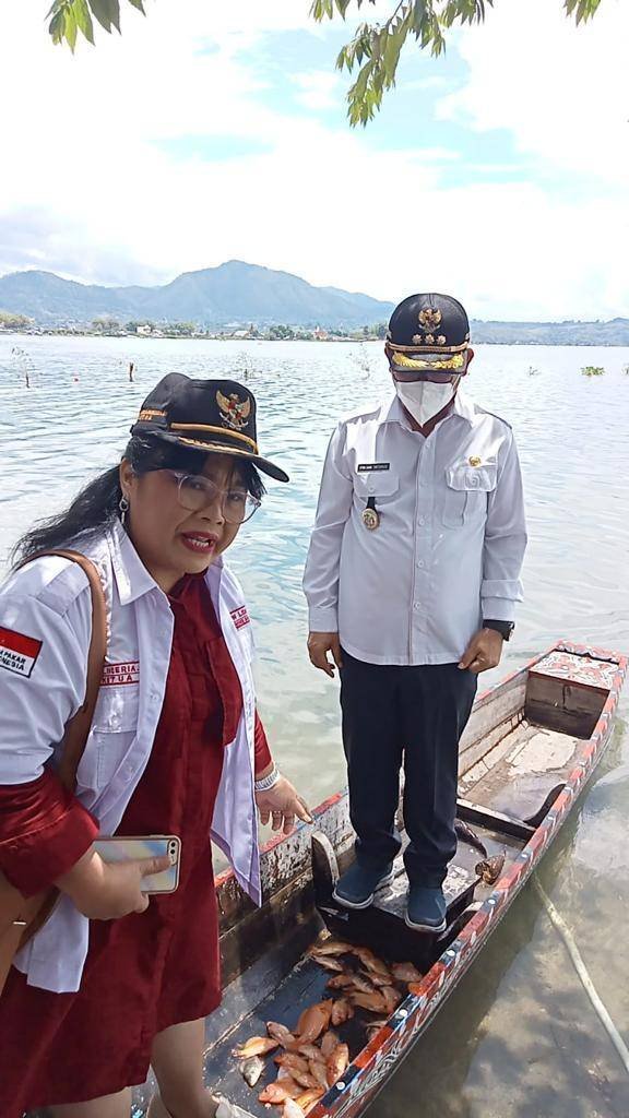 Warga Keluhkan Ikan Pemangsa Ikan di Danau Toba